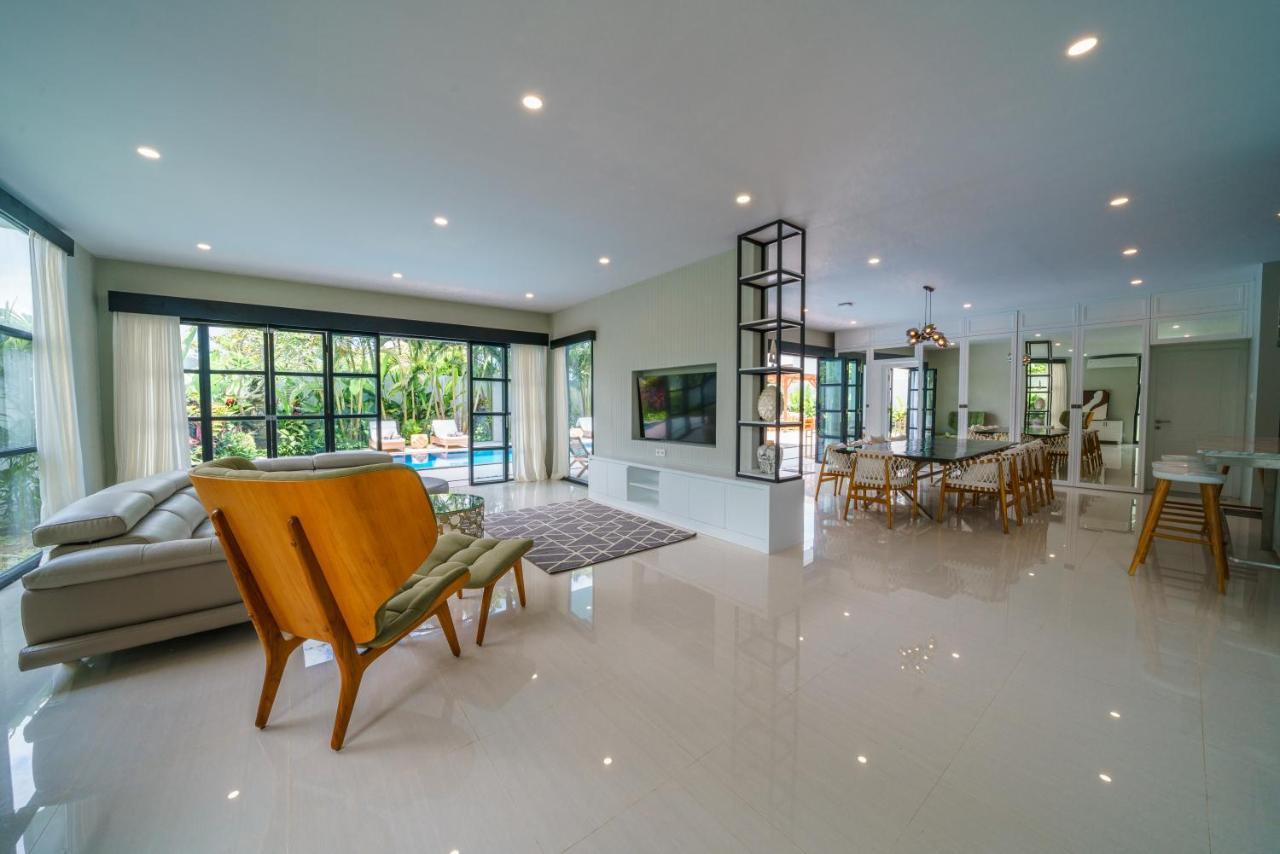 Villa Okenada - Modern 5-Bedroom Pool Villa In Berawa! Canggu Exteriör bild
