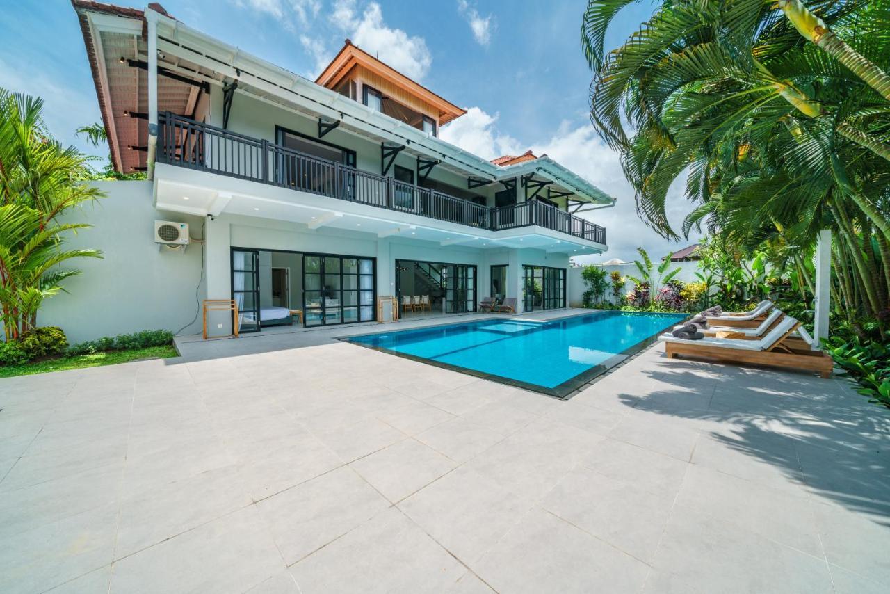 Villa Okenada - Modern 5-Bedroom Pool Villa In Berawa! Canggu Exteriör bild