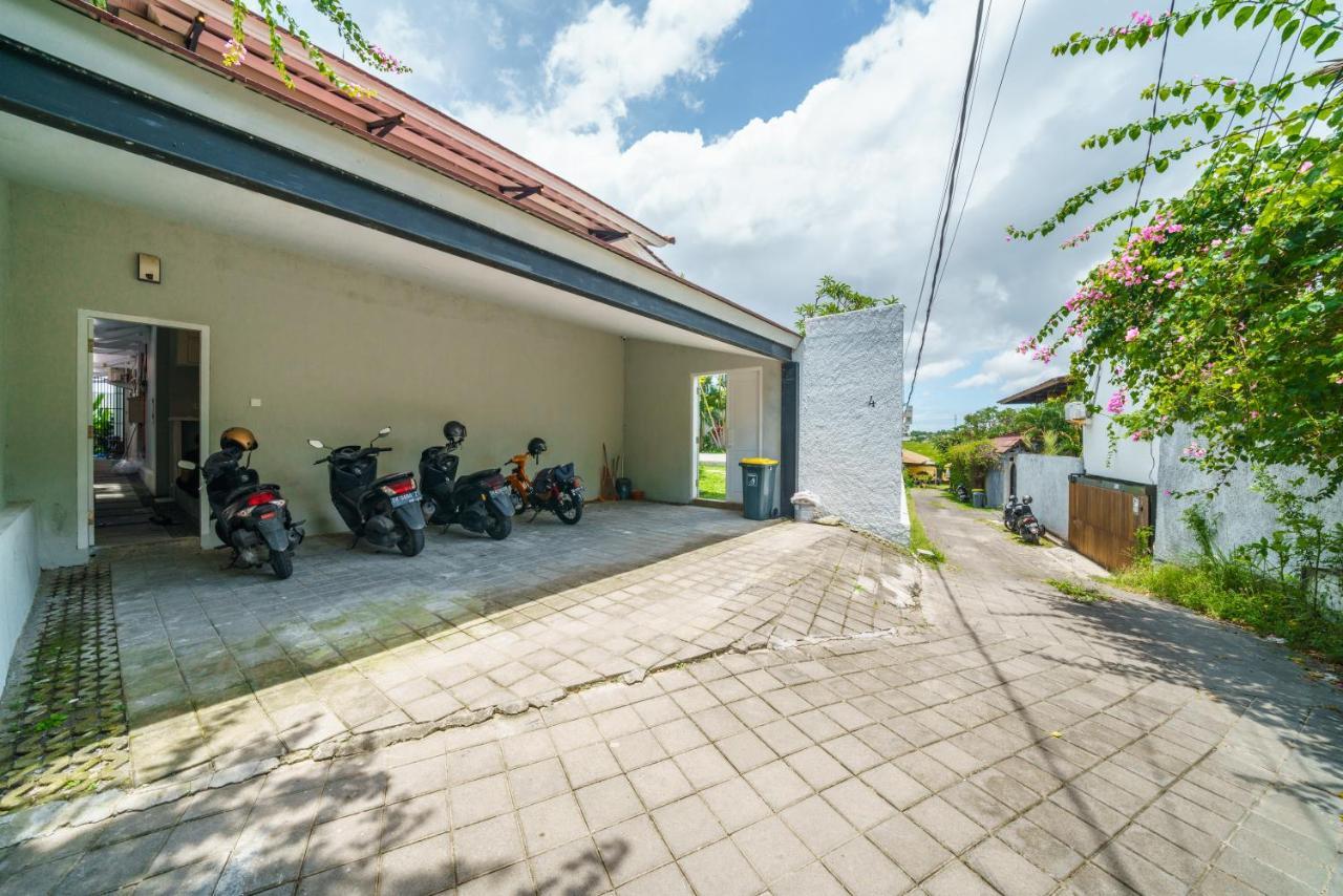 Villa Okenada - Modern 5-Bedroom Pool Villa In Berawa! Canggu Exteriör bild